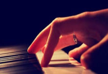 连场30+5+5全输！东契奇被小瓦连续点名防不住 体重过大体能太差.